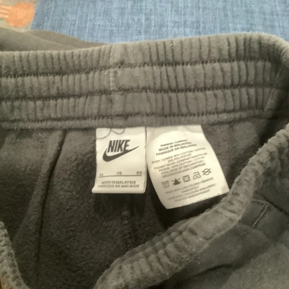 Men's Size XL Nike Sportswear Fleece Joggers Sweat Athletic Pants